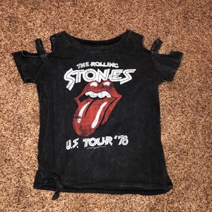 Tilly’s distressed tee